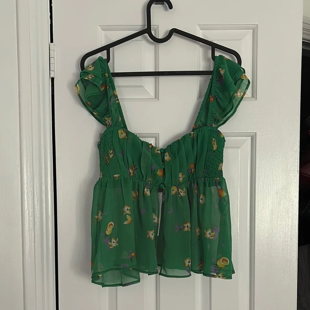 Green Summer Top - Picture 1 of 6